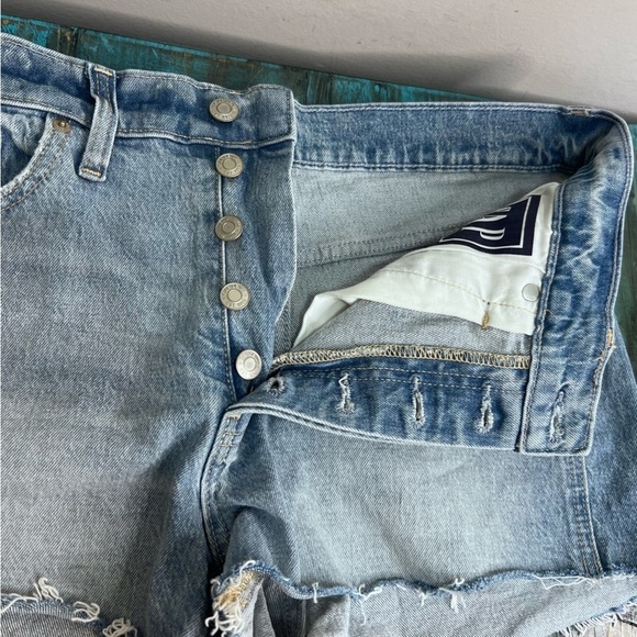 Gap High Rise Cheeky Distressed Denim Jean Shorts Size 29 Casual - Picture 7 of 13